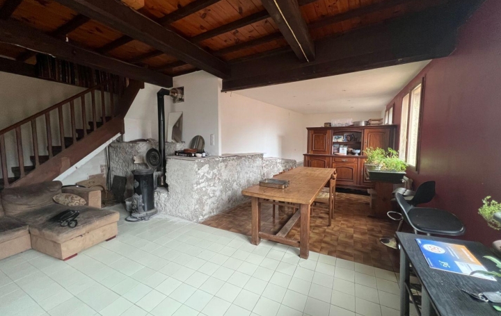 Maison SAINT-JULIEN 112 m2 115 000 € Maison SAINT-JULIEN 112 m2 115 000 €