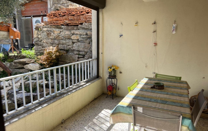 Maison de village RIOLS 105 m2 119 000 € Maison de village RIOLS 105 m2 119 000 €
