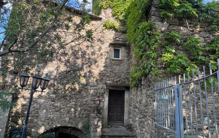 Maison de village COLOMBIERES-SUR-ORB 211 m2 173 000 € Maison de village COLOMBIERES-SUR-ORB 211 m2 173 000 €